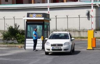 İstanbul'da değnekçilere bariyer engeli