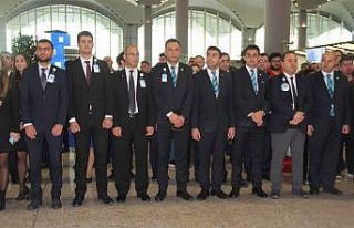 İstanbul Havalimanı’nda Ata’ya saygı duruşu