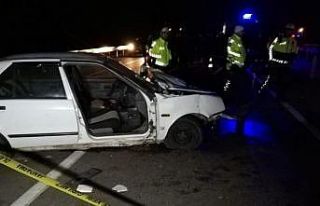 Kazada otomobilin kopan kapısından yola savrulan...