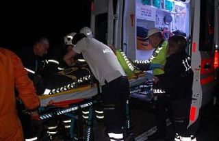 Kazaya müdahale eden polise otomobil çarptı