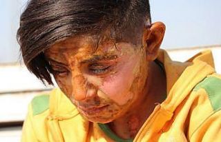 Kendisini ihbar eden genç kızı üzerine benzin...