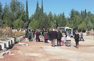 Kocasıyla öldürülen kadın toprağa verildi