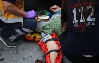 Kuşadası’nda kadın sürücü kadın yayaya çarptı:...