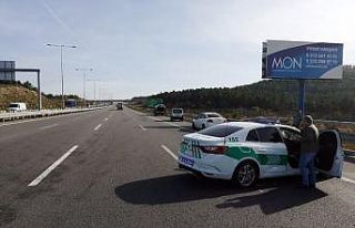 Kuzey Marmara otoyolunda 3 araç birbirine girdi:...