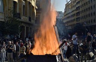 Lübnan’da parlamento oturumları süresiz ertelendi