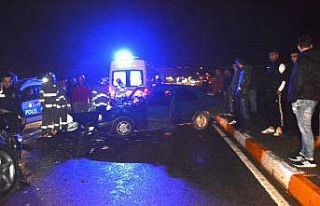 Lüks cip ile otomobil çarpıştı: 3 yaralı