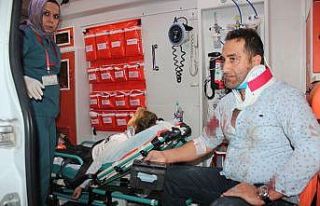 Mıcıra giren otomobil şarampole uçtu: 4 yaralı