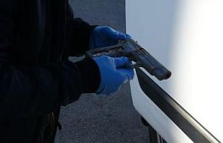 Okul bahçesindeki hafriyattan silah çıktı