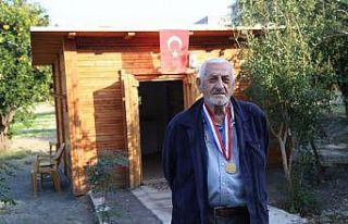 Otostop çekerek çıktığı ülkesine 66 yıl sonra...