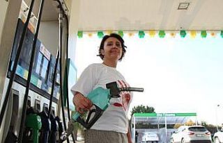 Akaryakıt istasyonunda bu kadınları görenler şaşırdı