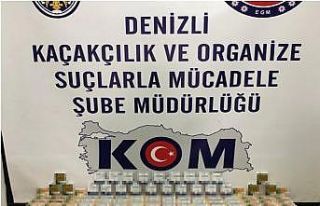 Polisten kaçak cinsel içerikli ürün satıcılarına...