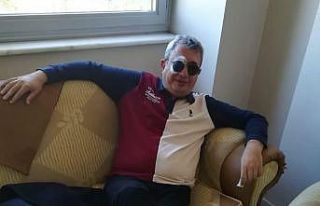 Profesör evinde ölü bulundu