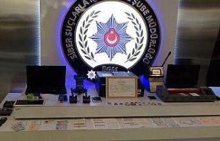 Sahte kimlik belgeleriyle bankaları dolandıran şebeke...