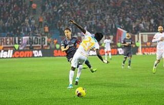 Trabzonspor Alanyaspor'u liderlikten etti