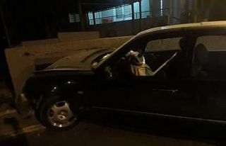 Tamire getirilen lüks araç ile kaza yapan çırak...