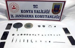 Tarihi eser kaçakçıları dinlenme tesisinde yakalandı