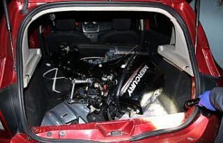 Tekirdağ’da kaçan araçta tekne motorları bulundu:...