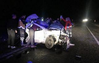 Tırla çarpışan otomobil hurdaya döndü:1 yaralı