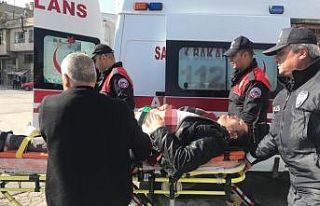 Trafik kazası sonrası sopalı bıçaklı kavga:...