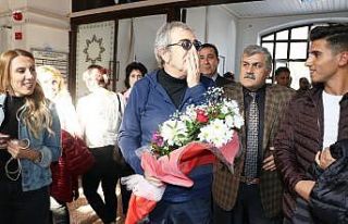 Ünlü oyuncu Selçuk Yöntem yıllar sonra ilkokulunu...