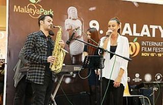 Ünlü Sanatçılar MalatyaPark’ta