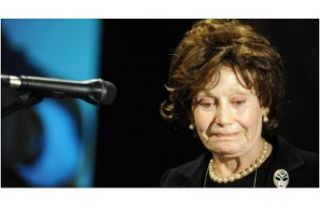 Usta tiyatrocu Yıldız Kenter hayatını kaybetti