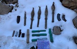 Van’da PKK’ya ait 4 antitank roketatar ve 1 antipersonel...
