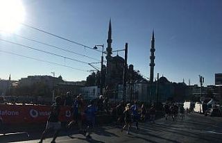 Vodafone 41. İstanbul Maratonu’na katılan sporcular,...