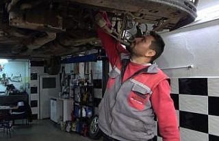 70 liralık masraftan kaçarken otomobilin motorundan...