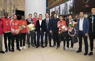 Avrupa’da derece elde eden milliler yurda döndü