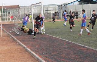 Baba oğul birbirine rakip oldu