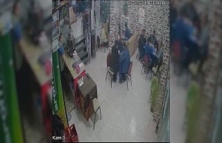 Balıkesir’de deprem anında yaşanan panik kamerada