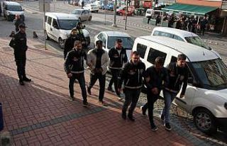 Bir gecede 4 tane araba çalan hırsızlar yakalandı