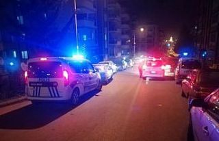 Boşanma aşamasında olduğu karısını bıçakladı