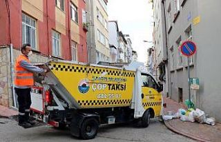 Bu taksi insan değil ’çöp’ taşıyor