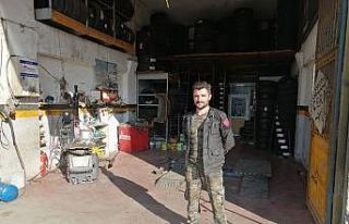 Canlı yayında tamir ettiği lastik patlayınca metrelerce...