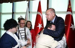 Cumhurbaşkanı Erdoğan engelli öğrenci, sporcu...