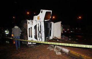 Diyarbakır’da çöp kamyonu devrildi: 1 ölü,...