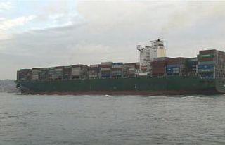 Dünyanın en büyük kargo gemisi İstanbul Boğazı’ndan...