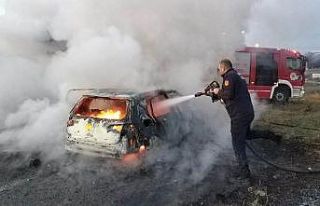 Eşinin aracını yakıp videosunu çekip ona gönderdi