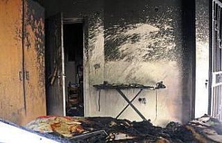 Evinin yandığını gören anne sinir krizi geçirdi