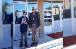 Hisarcık’ta ortaokul öğrencisi bulduğu parayı...