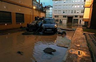 İspanya ve Portekiz sele teslim: 4 ölü