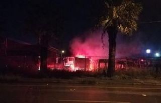 İzmir’de servis bakım alanında yangın: 6 araç...