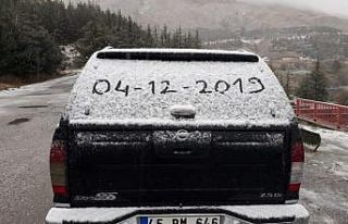 İzmir’e mevsimin ilk karı düştü