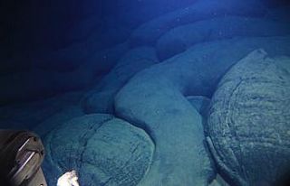 Japonlar Pasifik Okyanusu’nda genç bir volkan keşfetti