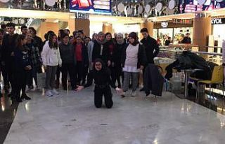 Kadına yönelik şiddeti canlandırdılar, linç...