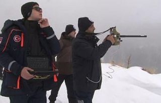 Kayıp dağcıların montunun bulunduğu yere özel...