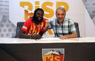 Kayserispor Adebayor ile yolları ayırdı