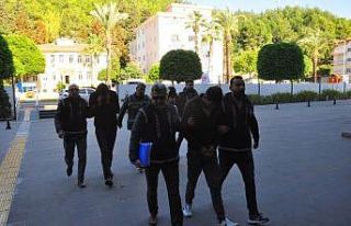 Kiralık araçla gece hırsızlık ve kapkaç, cezaevinde...